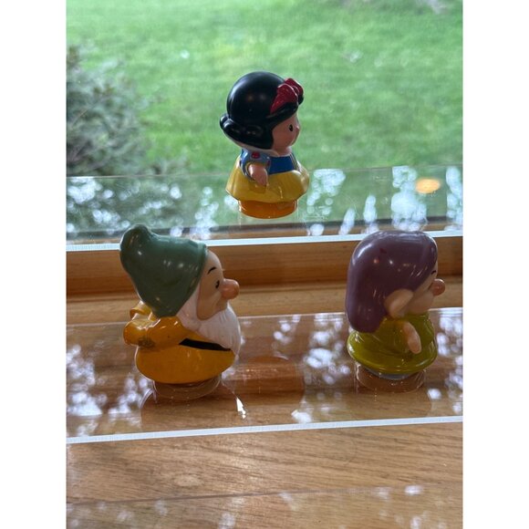 Fisher-Price Little People Disney Snow White Dopey & Bashful Figures - Picture 2 of 4